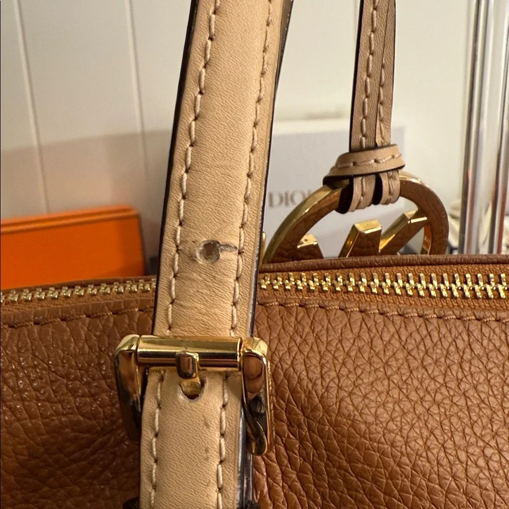 Michael Kors Tan Jet Set Leather Tote - Picture 9 of 11